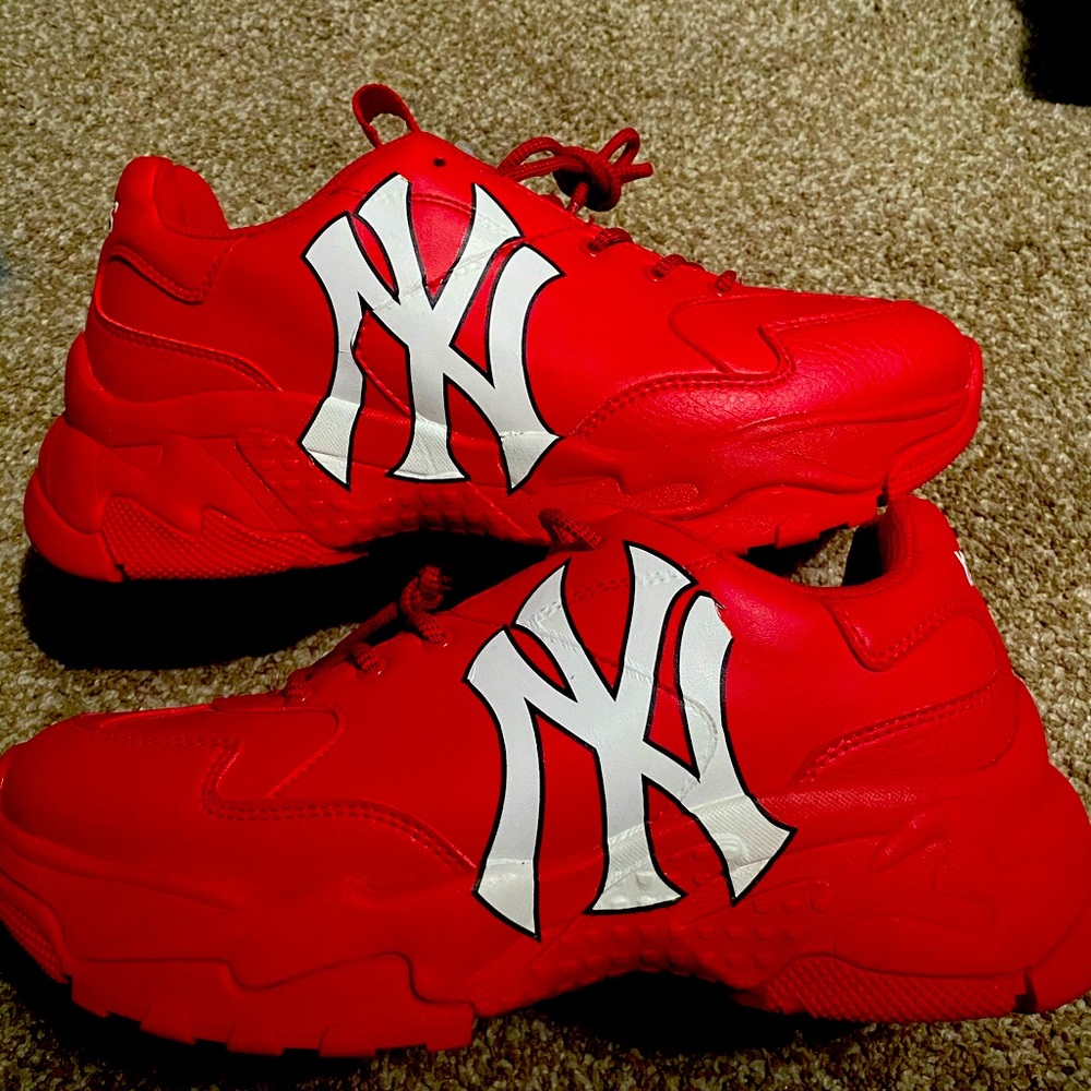 Brand new MLB shoe
